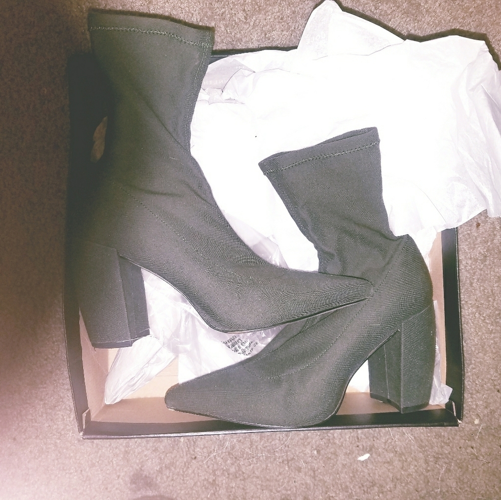 Kenneth Cole New York Alora Sock Bootie size 7